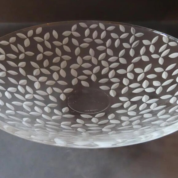 TIFFANY & CO. CONTEMPORARY ELEGANCE THICK WALLED ETCHED LEAVES CENTERPIECE BOWL - Picture 7 of 7